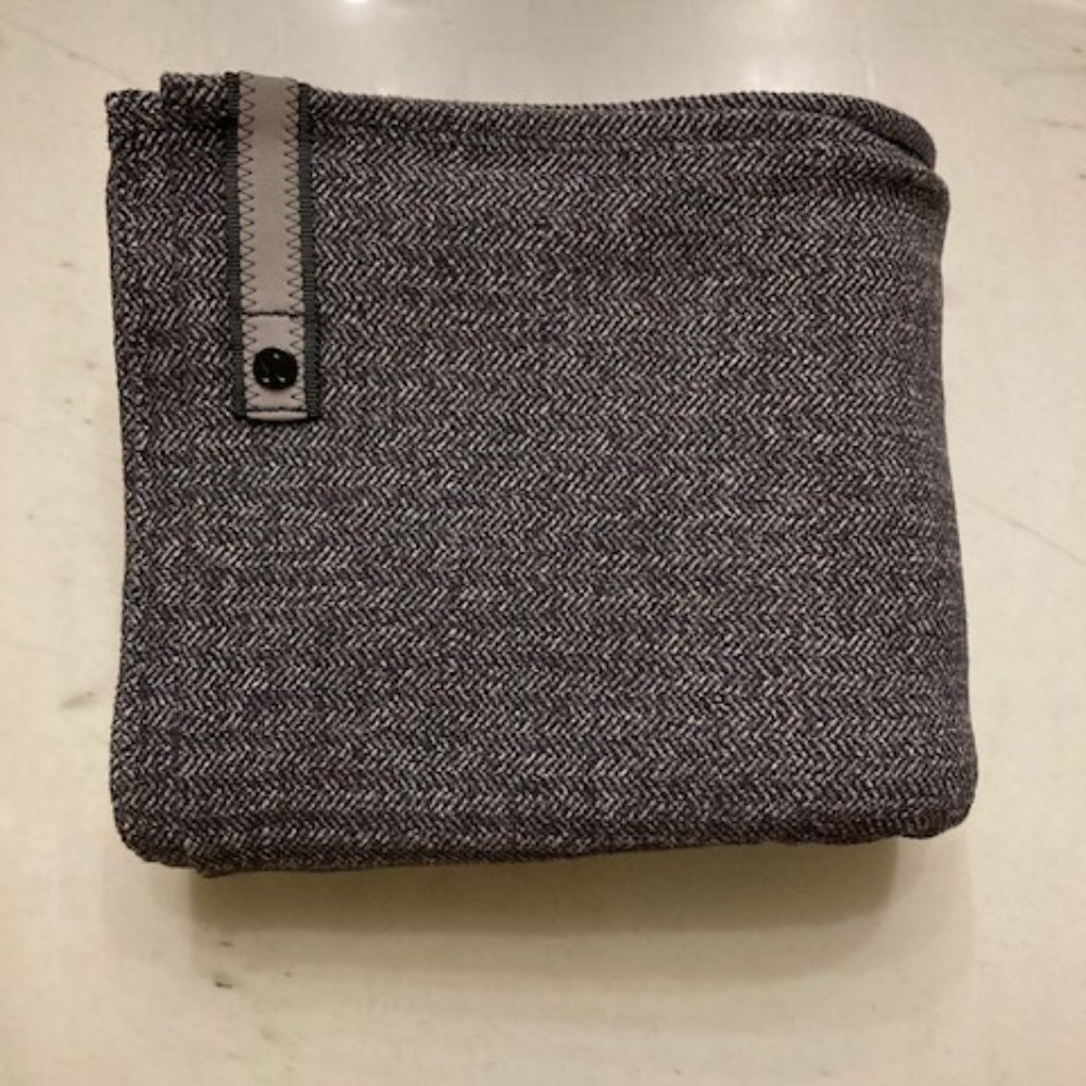 Lululemon Vinyasa Scarf Grey/Black Herring Bone Pattern